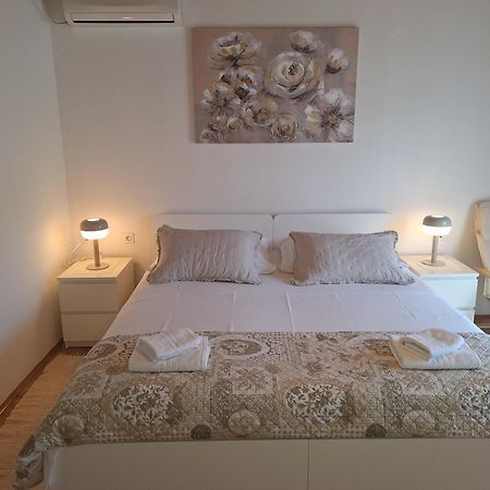 Holiday House With A Parking Space Svirce, Hvar - 17682 Vrbanj エクステリア 写真